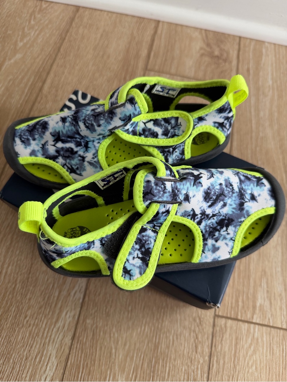 New Boys Water Shoes Size 12M
